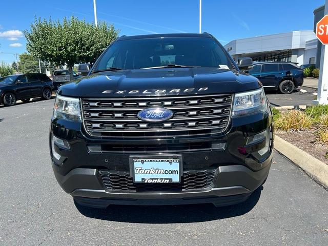 Photo of 2017 Shadow Black Ford Explorer