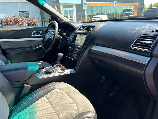 Photo of 2017 Shadow Black Ford Explorer