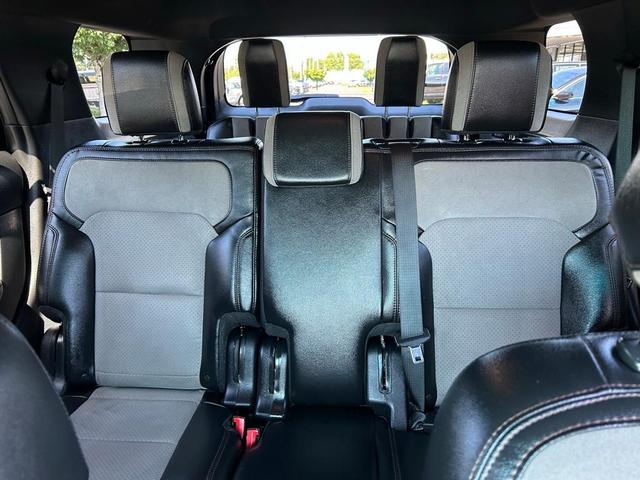 Photo of 2017 Shadow Black Ford Explorer