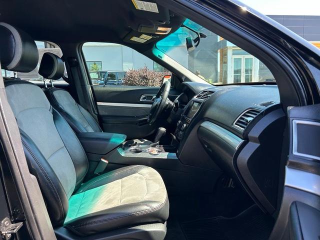 Photo of 2017 Shadow Black Ford Explorer