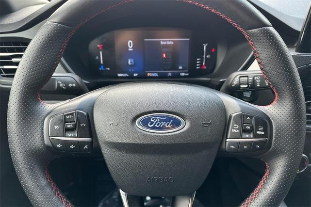 Photo of 2024 Gray Metallic Ford Escape