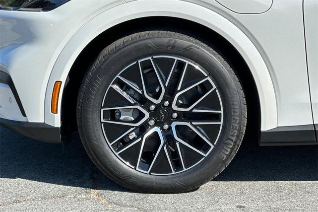 Photo of 2025 Star White Metallic Tri-Coat Ford Mustang Mach-E