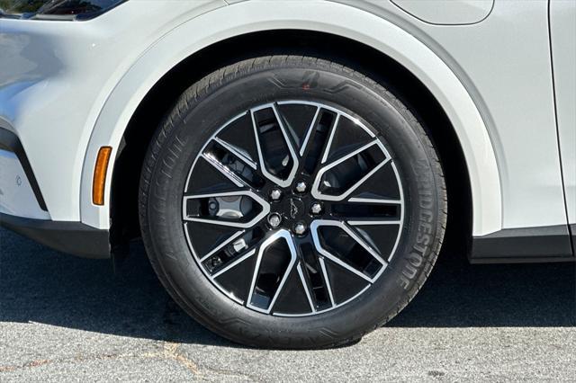 Photo of 2025 Star White Metallic Tri-Coat Ford Mustang Mach-E