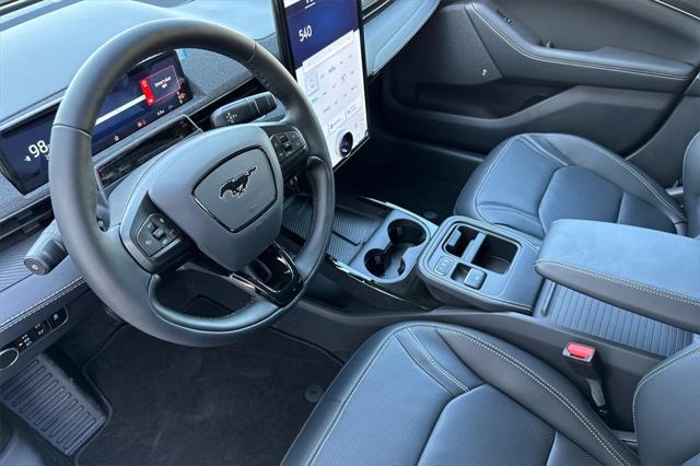 Photo of 2025 Star White Metallic Tri-Coat Ford Mustang Mach-E