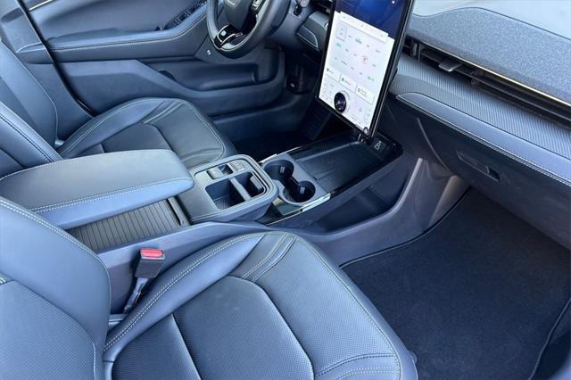 Photo of 2025 Star White Metallic Tri-Coat Ford Mustang Mach-E