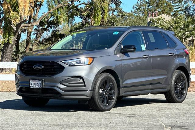 Photo of 2024 Carbonized Gray Metallic Ford Edge