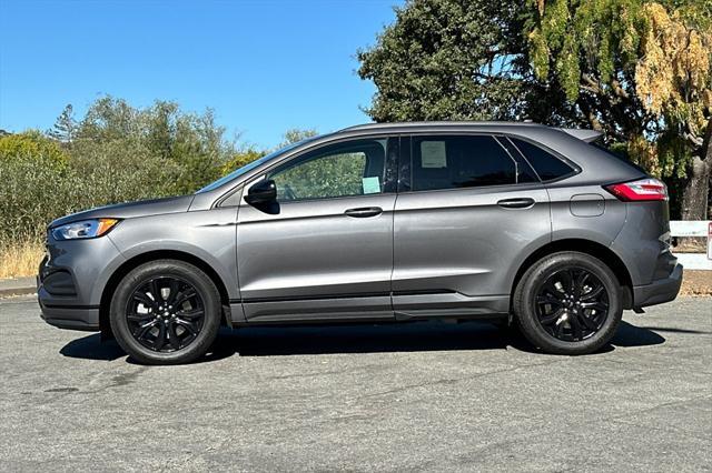Photo of 2024 Carbonized Gray Metallic Ford Edge
