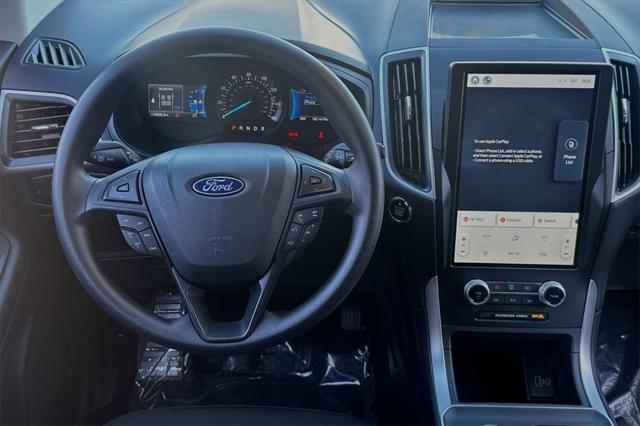 Photo of 2024 Carbonized Gray Metallic Ford Edge