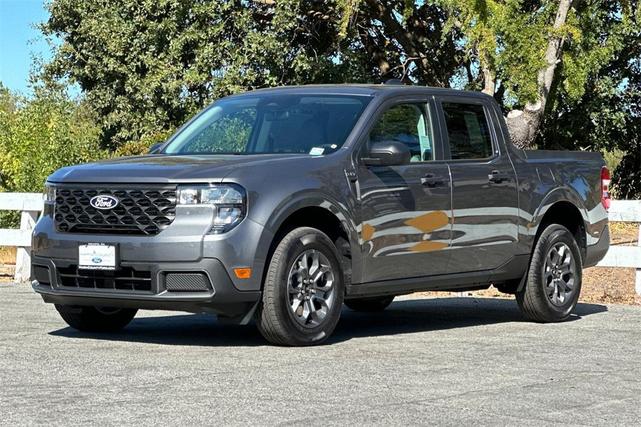 Photo of 2025 Carbonized Gray Metallic Ford Maverick