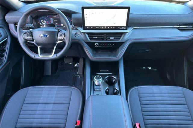 Photo of 2025 Carbonized Gray Metallic Ford Explorer