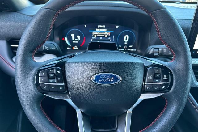 Photo of 2025 Carbonized Gray Metallic Ford Explorer