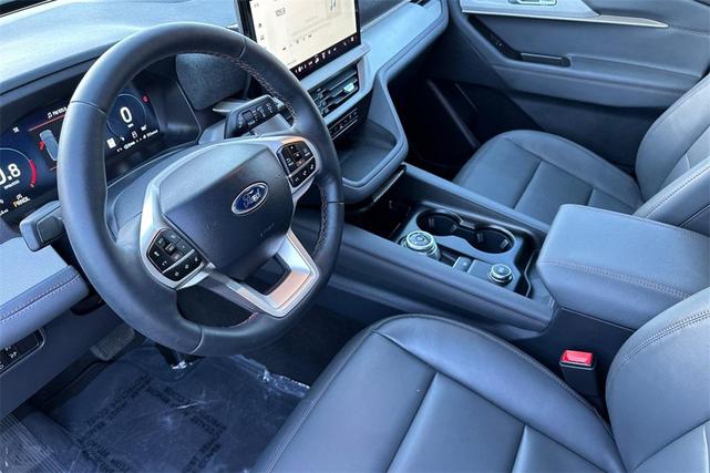 Photo of 2025 Carbonized Gray Metallic Ford Explorer