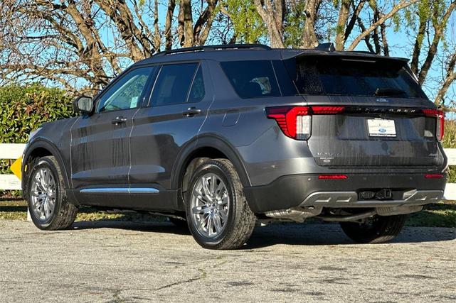 Photo of 2025 Carbonized Gray Metallic Ford Explorer