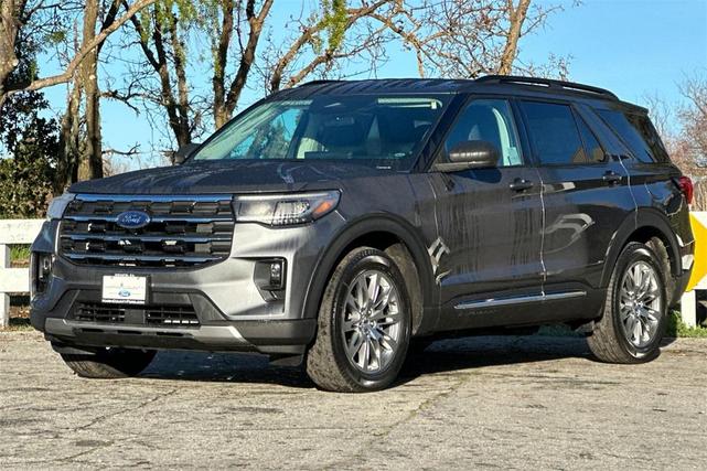 Photo of 2025 Carbonized Gray Metallic Ford Explorer