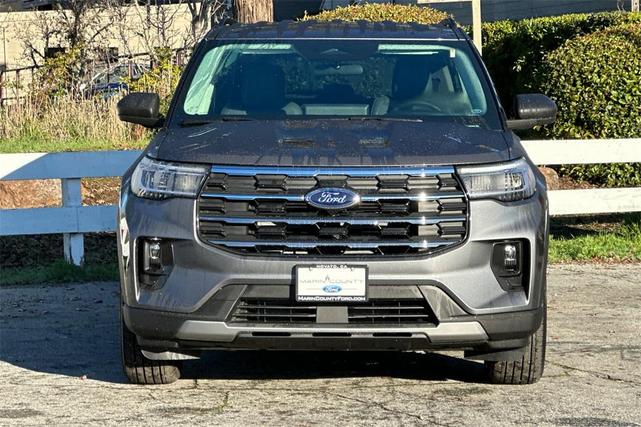 Photo of 2025 Carbonized Gray Metallic Ford Explorer