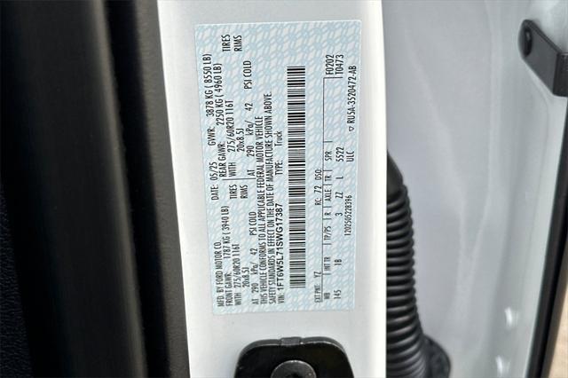 Photo of 2025 Oxford White Ford F-150 Lightning