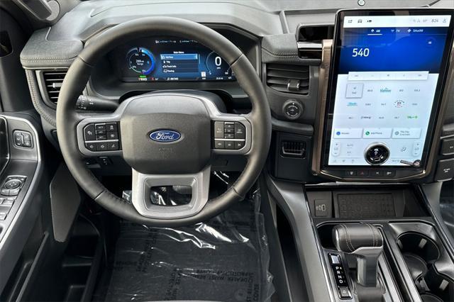 Photo of 2025 Oxford White Ford F-150 Lightning