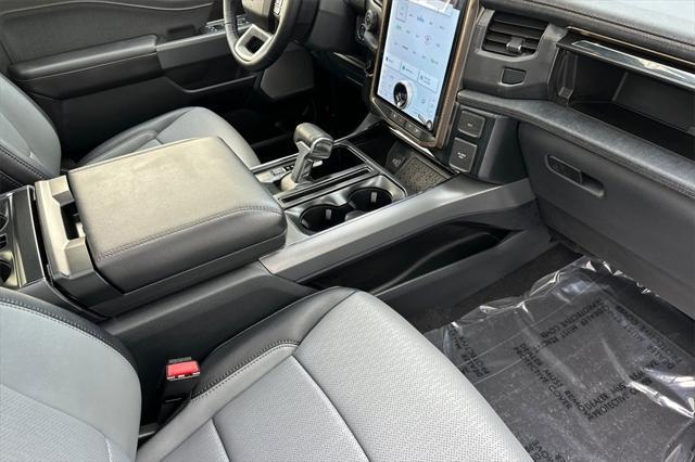 Photo of 2025 Oxford White Ford F-150 Lightning