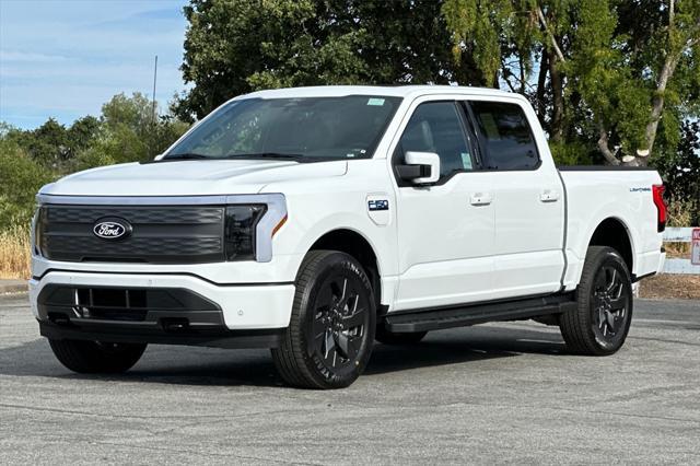 Photo of 2025 Oxford White Ford F-150 Lightning