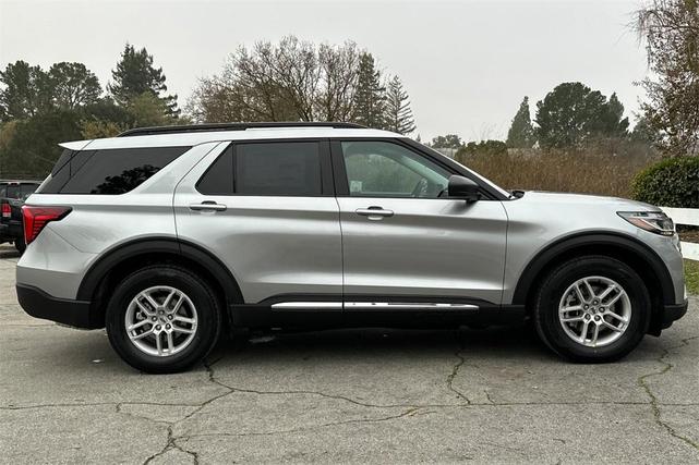 Photo of 2025 Silver Metallic Ford Explorer