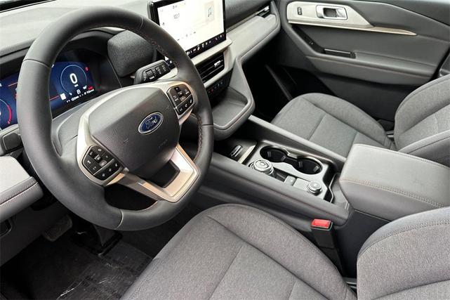 Photo of 2025 Silver Metallic Ford Explorer