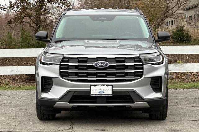 Photo of 2025 Silver Metallic Ford Explorer