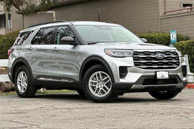 Photo of 2025 Silver Metallic Ford Explorer