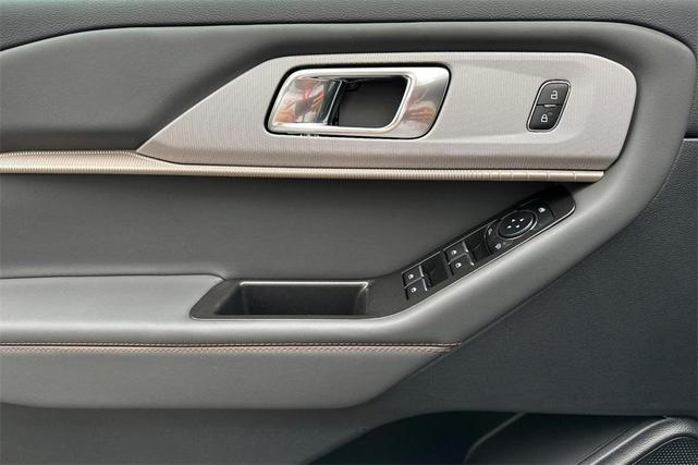 Photo of 2025 Silver Metallic Ford Explorer