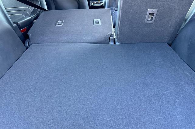 Photo of 2025 Star White Metallic Tri-Coat Ford Escape PHEV