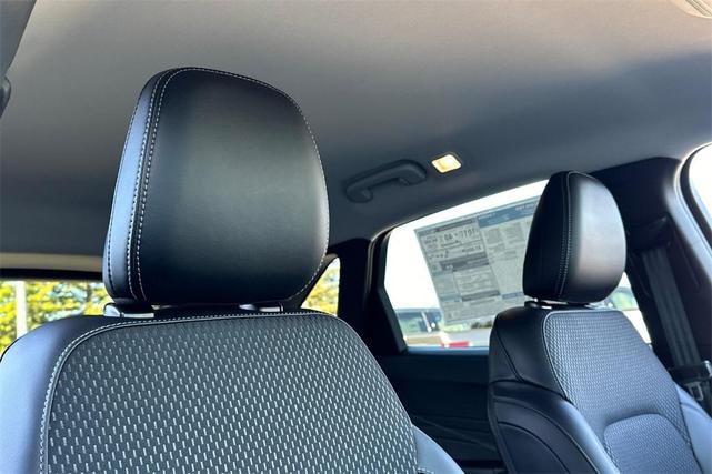 Photo of 2025 Star White Metallic Tri-Coat Ford Escape PHEV