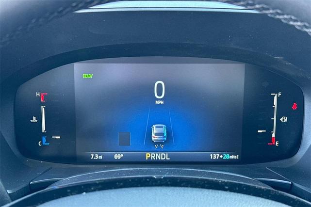 Photo of 2025 Star White Metallic Tri-Coat Ford Escape PHEV