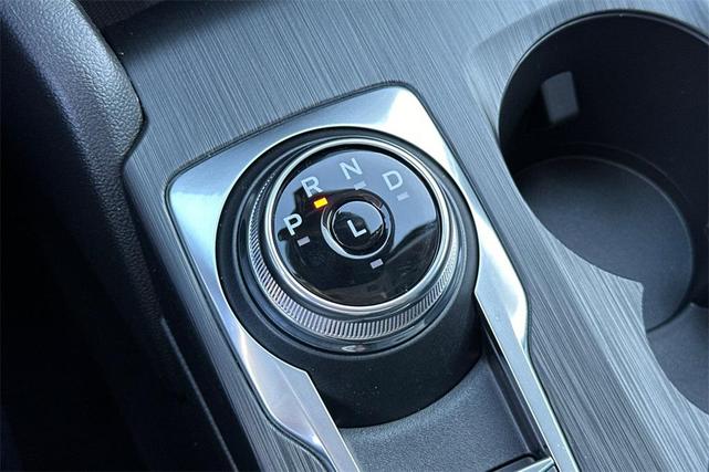 Photo of 2025 Star White Metallic Tri-Coat Ford Escape PHEV