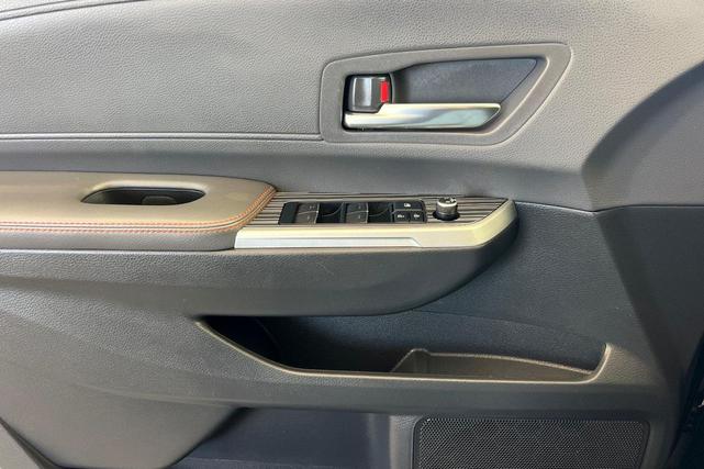Photo of 2021 Midnight Black Metallic Toyota Sienna