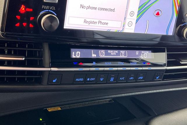 Photo of 2021 Midnight Black Metallic Toyota Sienna