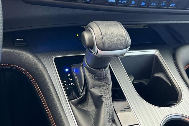 Photo of 2021 Midnight Black Metallic Toyota Sienna
