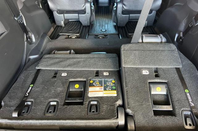 Photo of 2021 Midnight Black Metallic Toyota Sienna