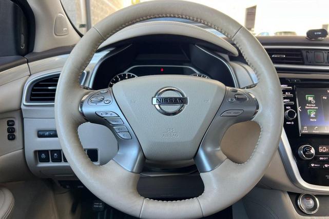 Photo of 2018 Pearl White Nissan Murano