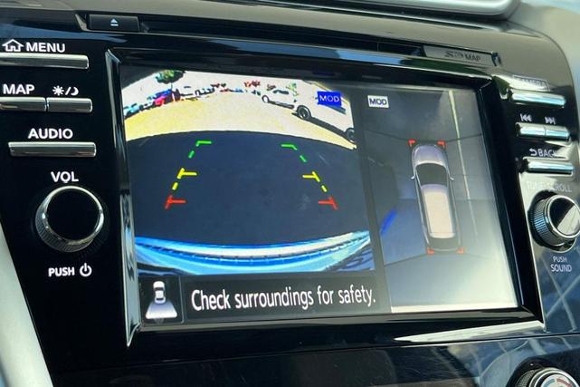 Photo of 2018 Pearl White Nissan Murano