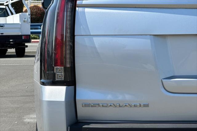Photo of 2015 Radiant Silver Metallic Cadillac Escalade