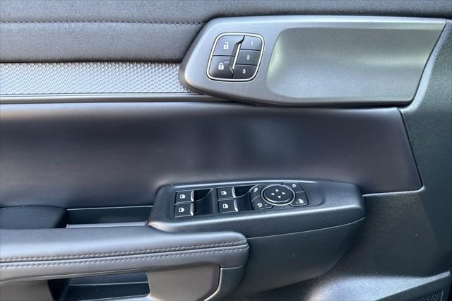 Photo of 2024 Green Metallic Ford Ranger