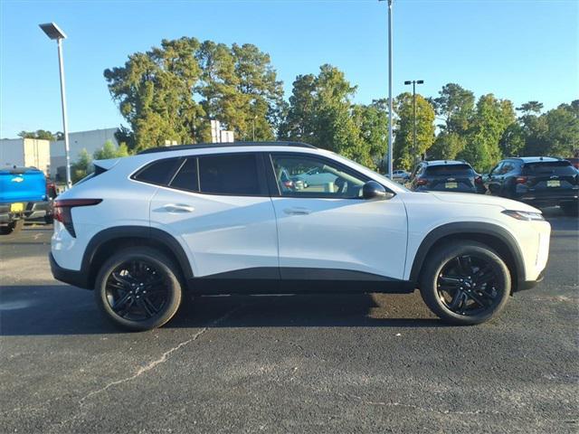 Photo of 2026 Summit White Chevrolet Trax