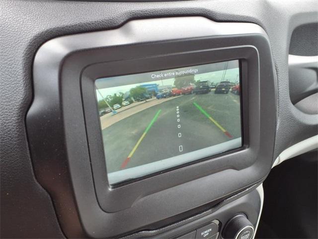Photo of 2021 Glacier Metallic Clearcoat Jeep Renegade