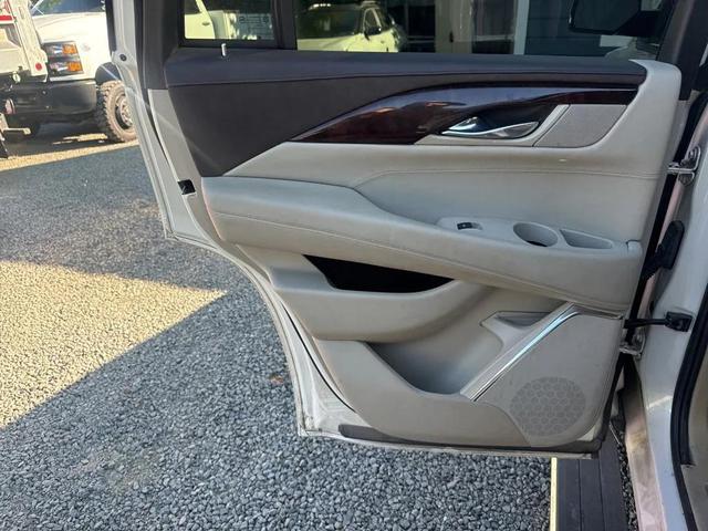 Photo of 2015 White Diamond Tricoat Cadillac Escalade