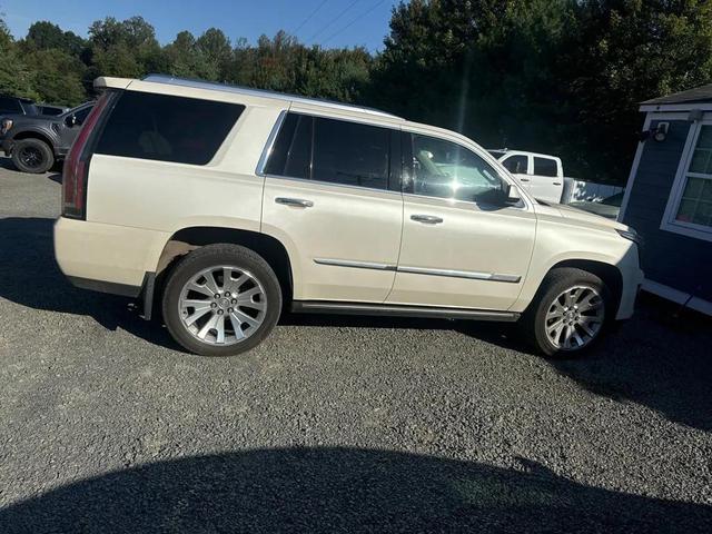 Photo of 2015 White Diamond Tricoat Cadillac Escalade