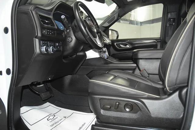 Photo of 2023 Summit White GMC Yukon XL