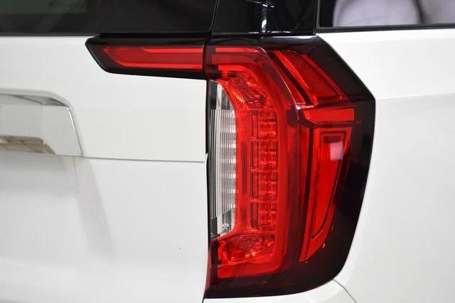 Photo of 2023 Summit White GMC Yukon XL