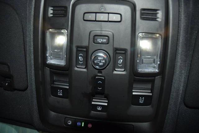 Photo of 2023 Summit White GMC Yukon XL