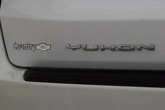 Photo of 2023 Summit White GMC Yukon XL
