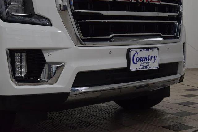 Photo of 2023 Summit White GMC Yukon XL