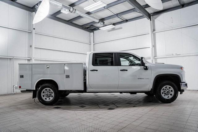Photo of 2025 Summit White Chevrolet Silverado 3500